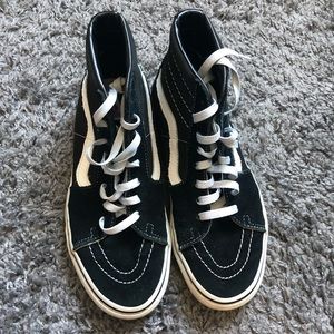 VANS BLACK HIGHTOPS